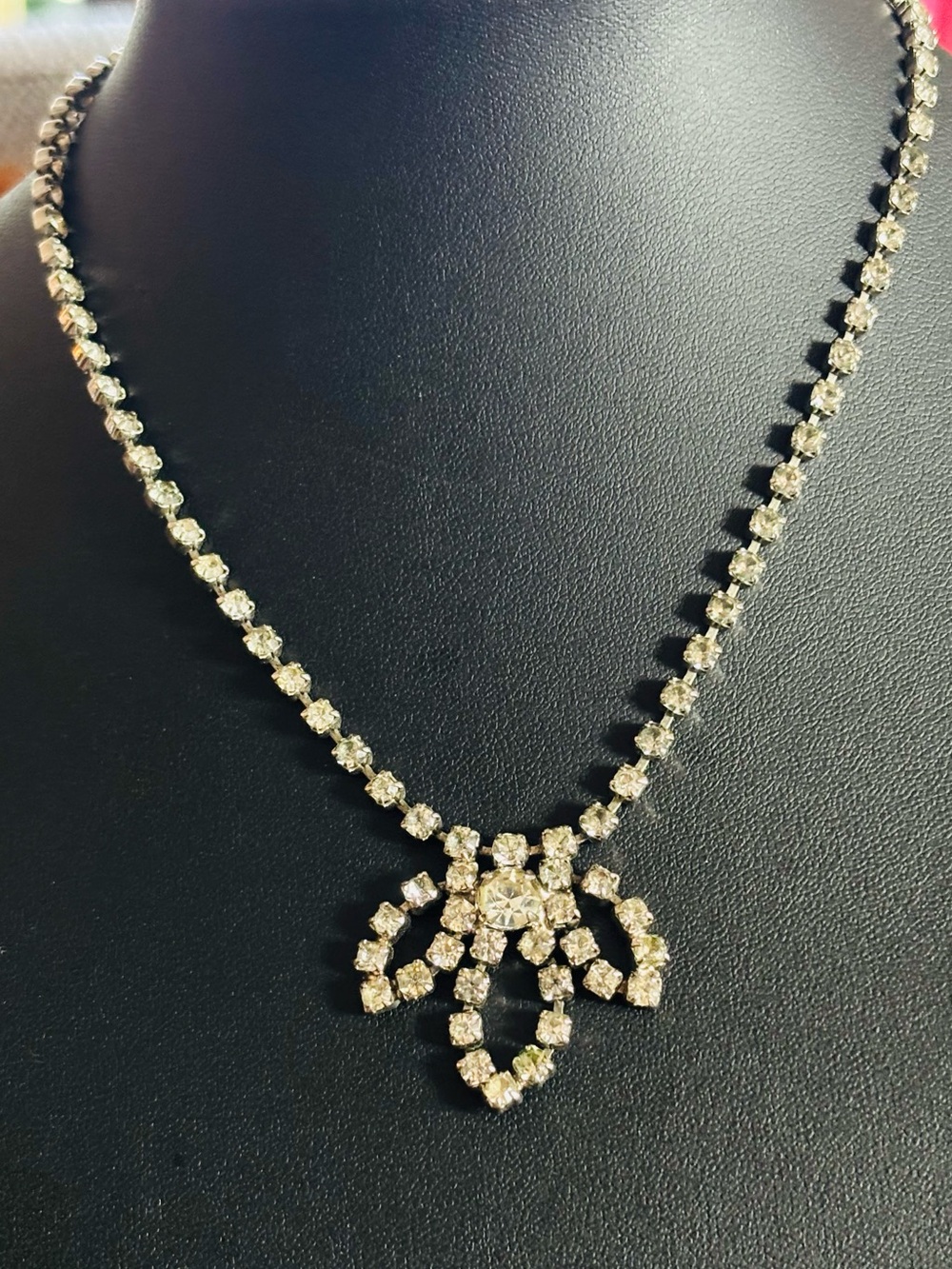 Vintage Silver Tone Clear Rhinestone Drop Pendant Necklace Costume Glam
